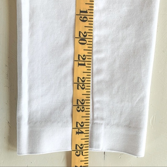Willi Smith White Crop Pants - White Straight Leg Capris Pants - Size 4 - Picture 13 of 15